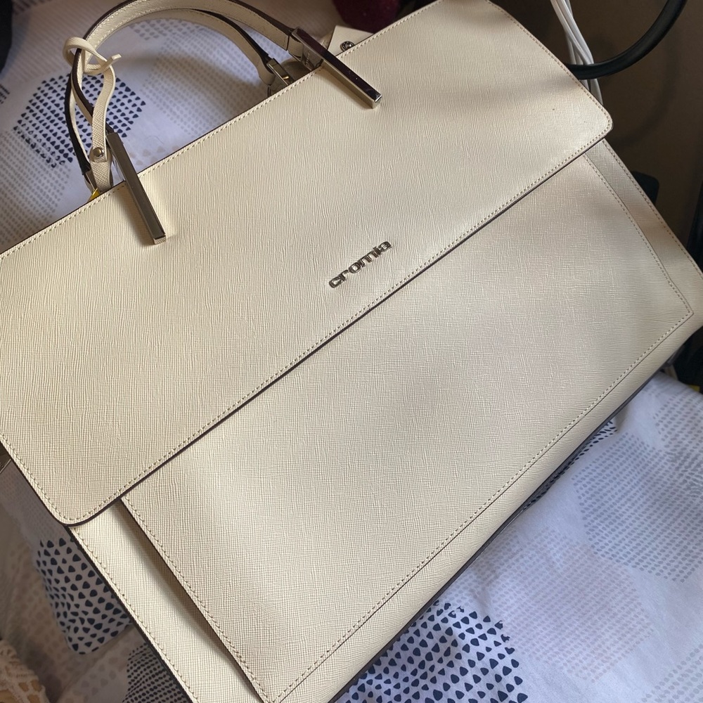 Off white genuine leather  Cromia large purse